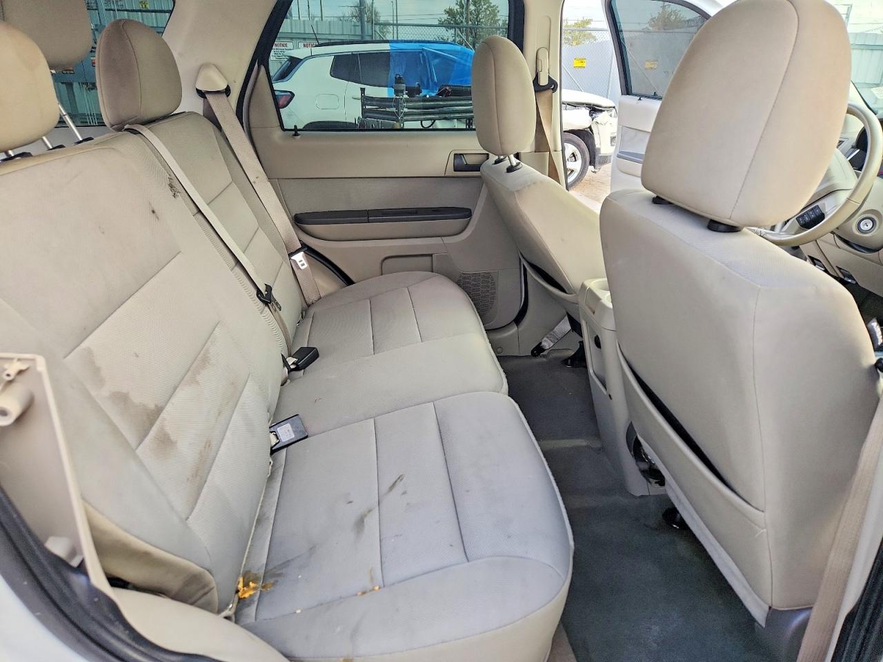 2011 FORD ESCAPE XLT photo 19