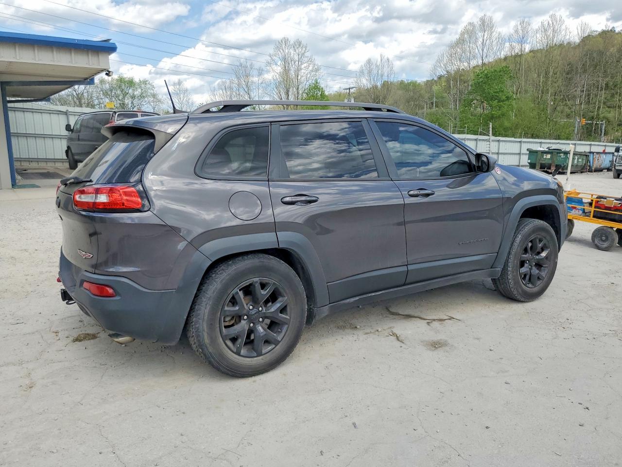 2017 JEEP CHEROKEE TRAILHAWK photo 5