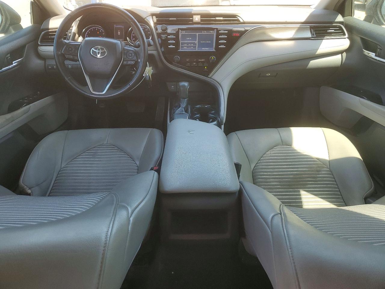 2019 TOYOTA CAMRY SE photo 15