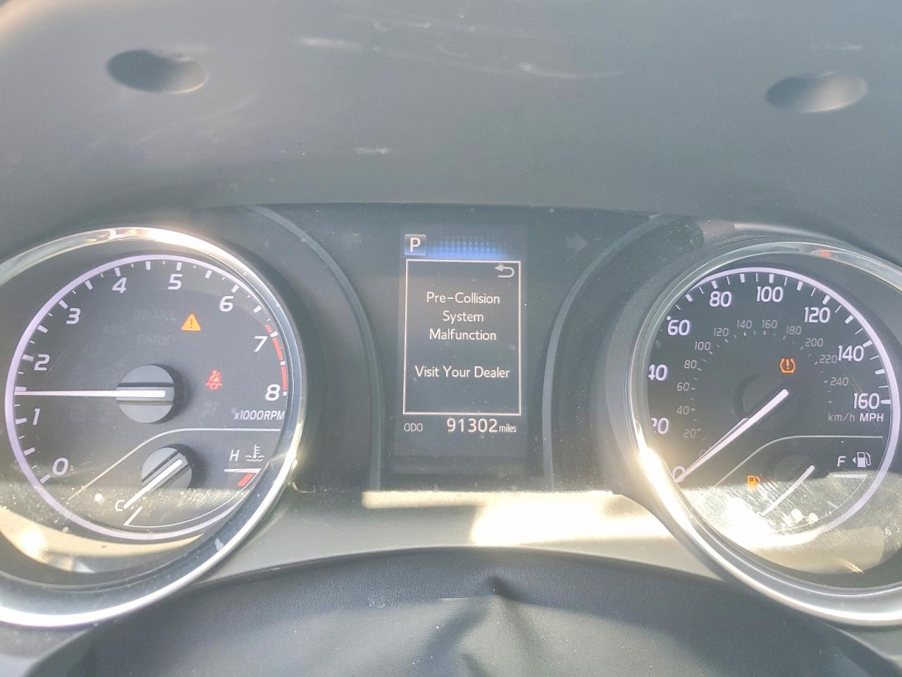 2019 TOYOTA CAMRY SE photo 17