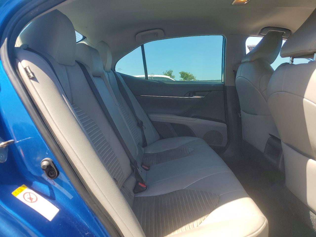 2019 TOYOTA CAMRY SE photo 19