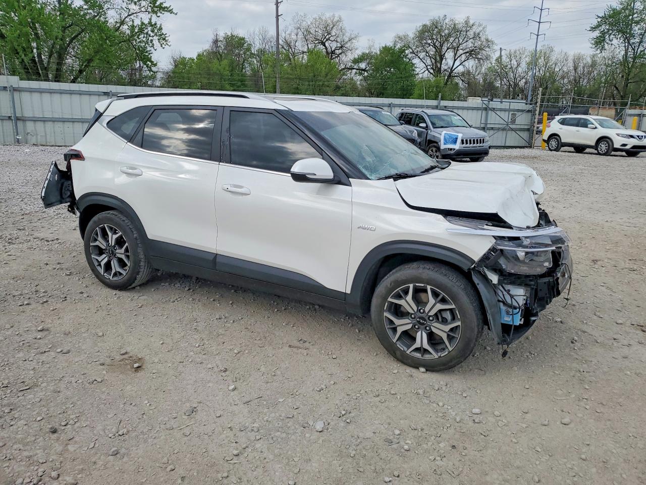 2023 KIA SELTOS EX photo 10