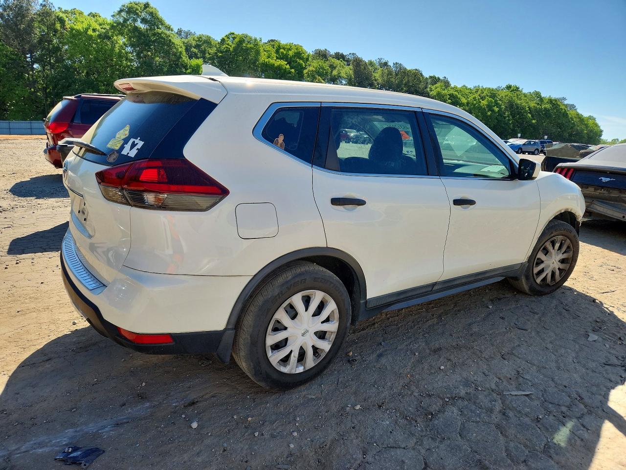 2018 NISSAN ROGUE S photo 5