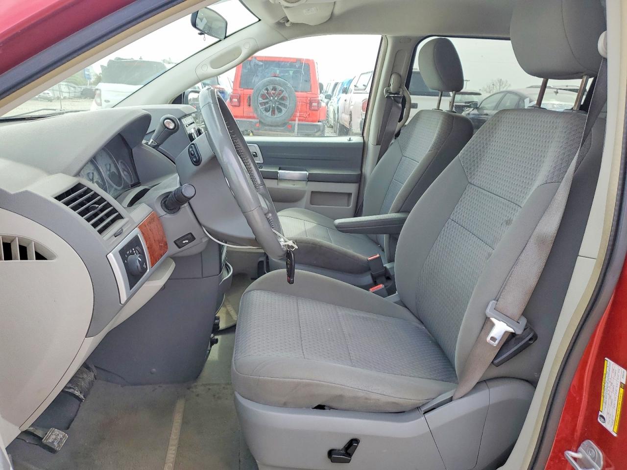 2008 CHRYSLER TOWN & COUNTRY TOURING photo 7