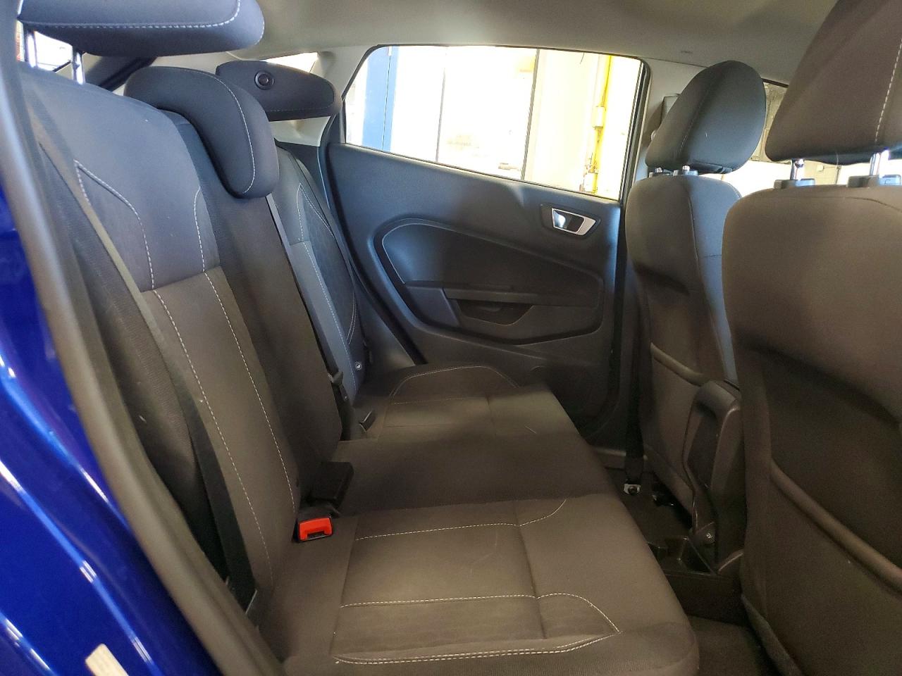2015 FORD FIESTA SE photo 21