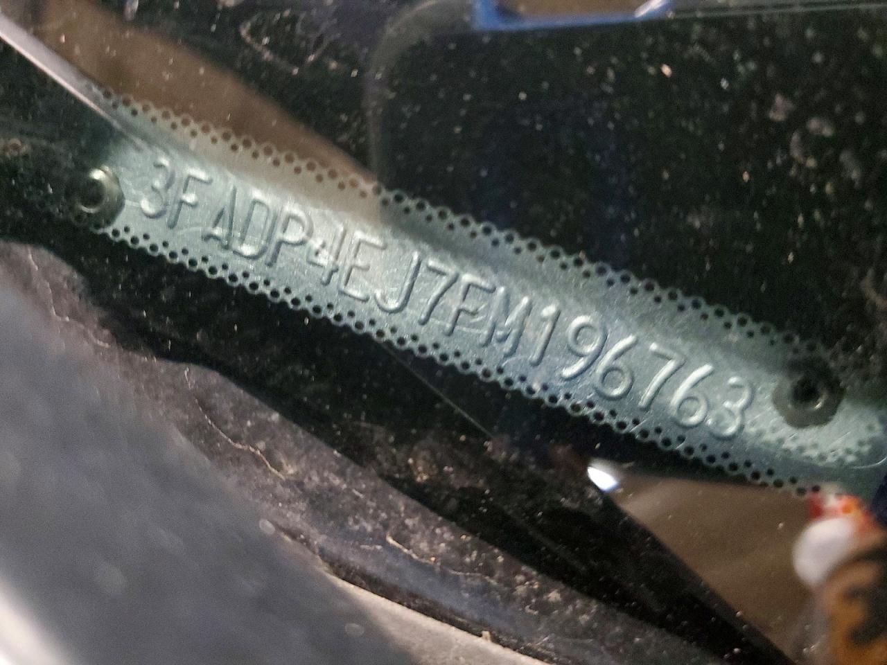2015 FORD FIESTA SE photo 25
