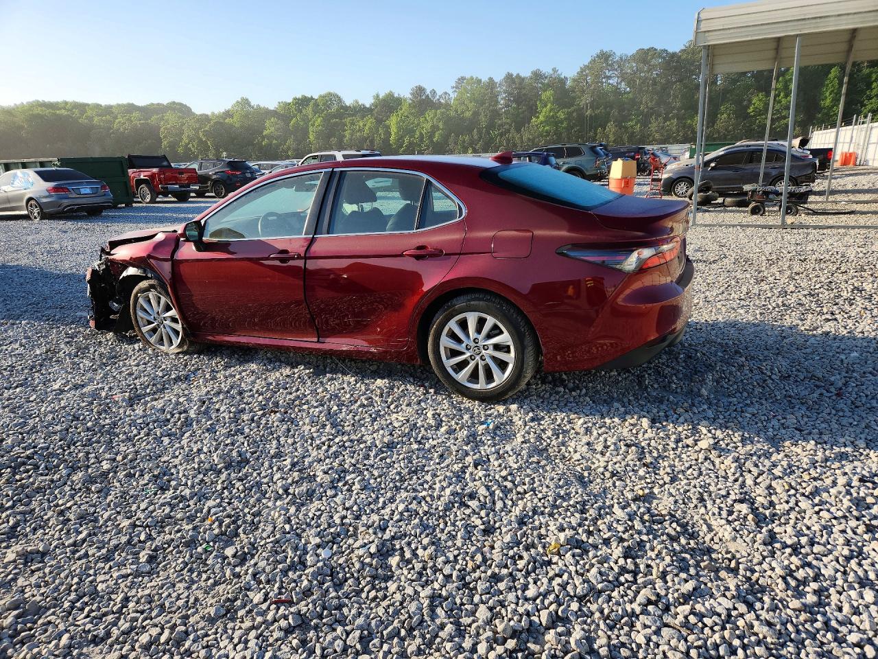 2021 TOYOTA CAMRY LE photo 2