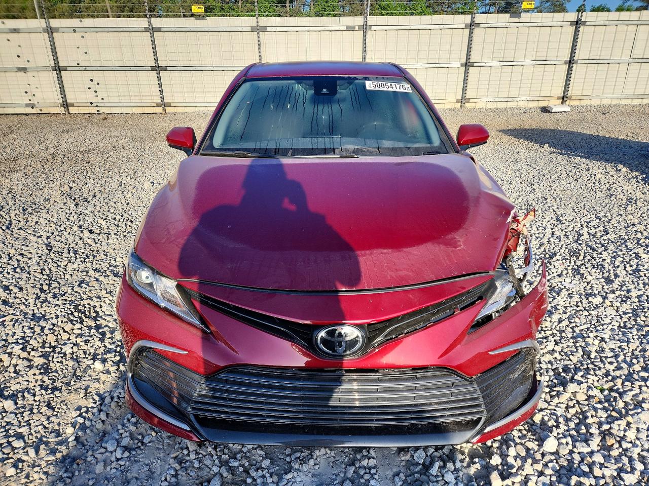 2021 TOYOTA CAMRY LE photo 5