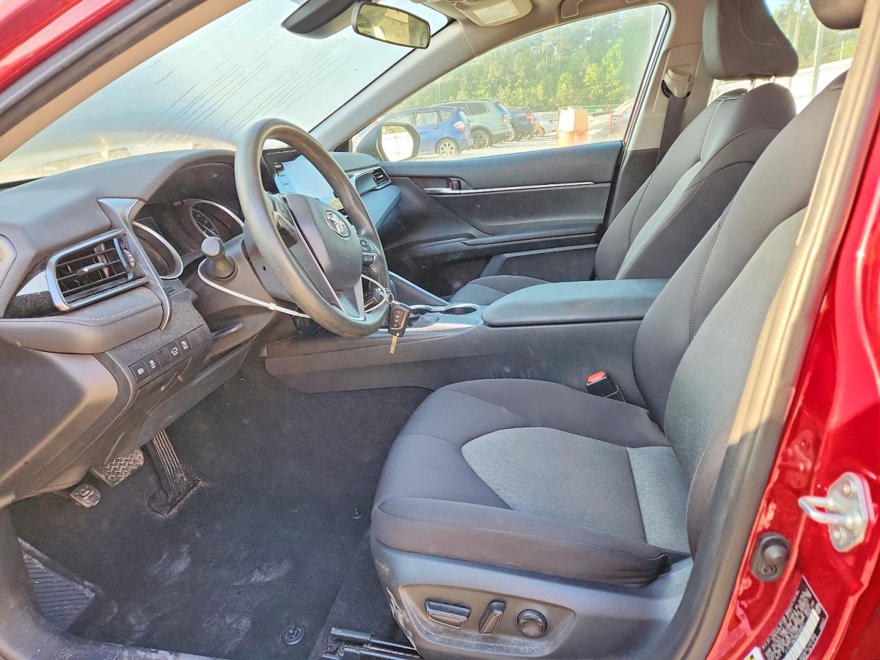 2021 TOYOTA CAMRY LE photo 7
