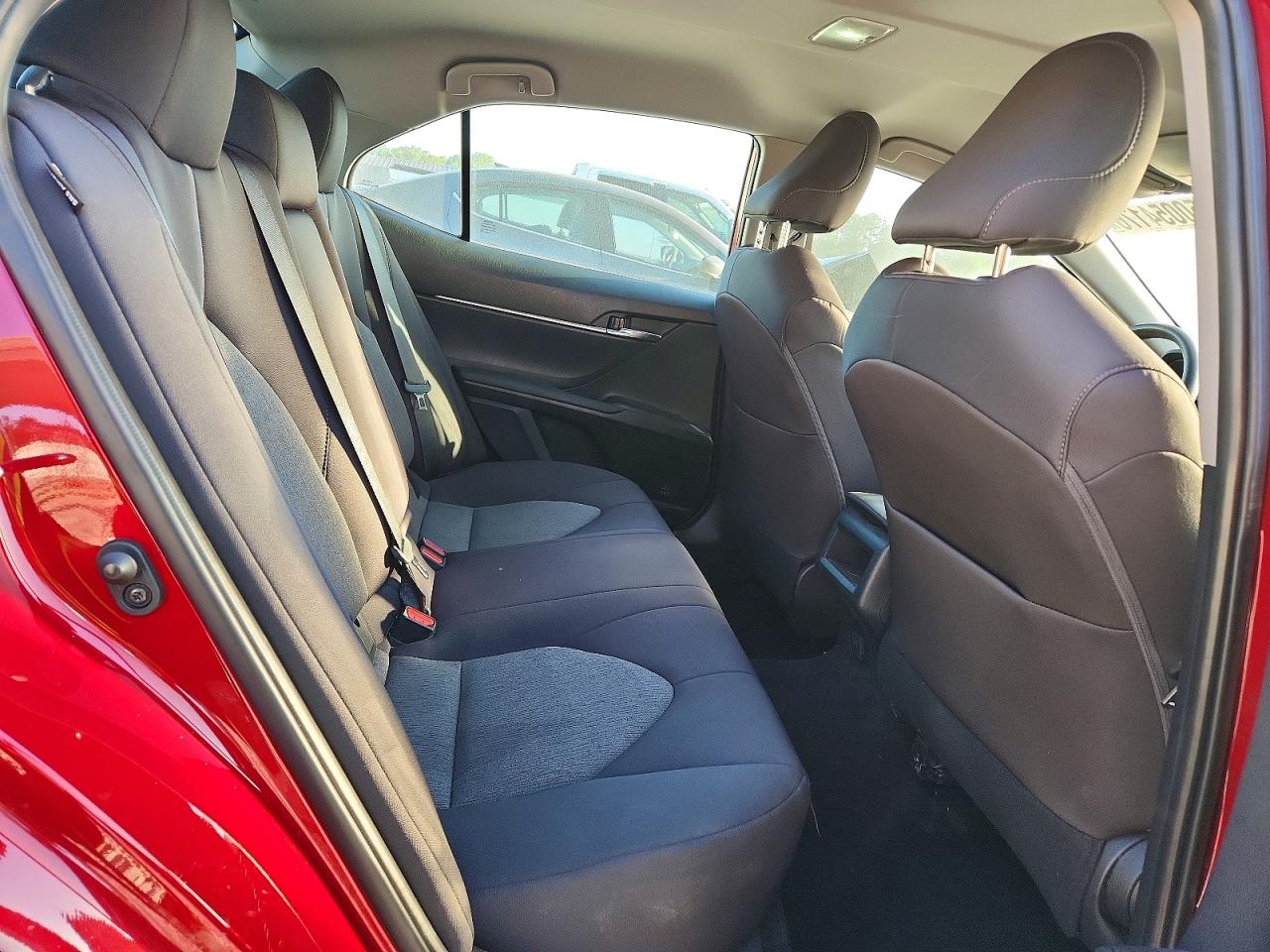 2021 TOYOTA CAMRY LE photo 10