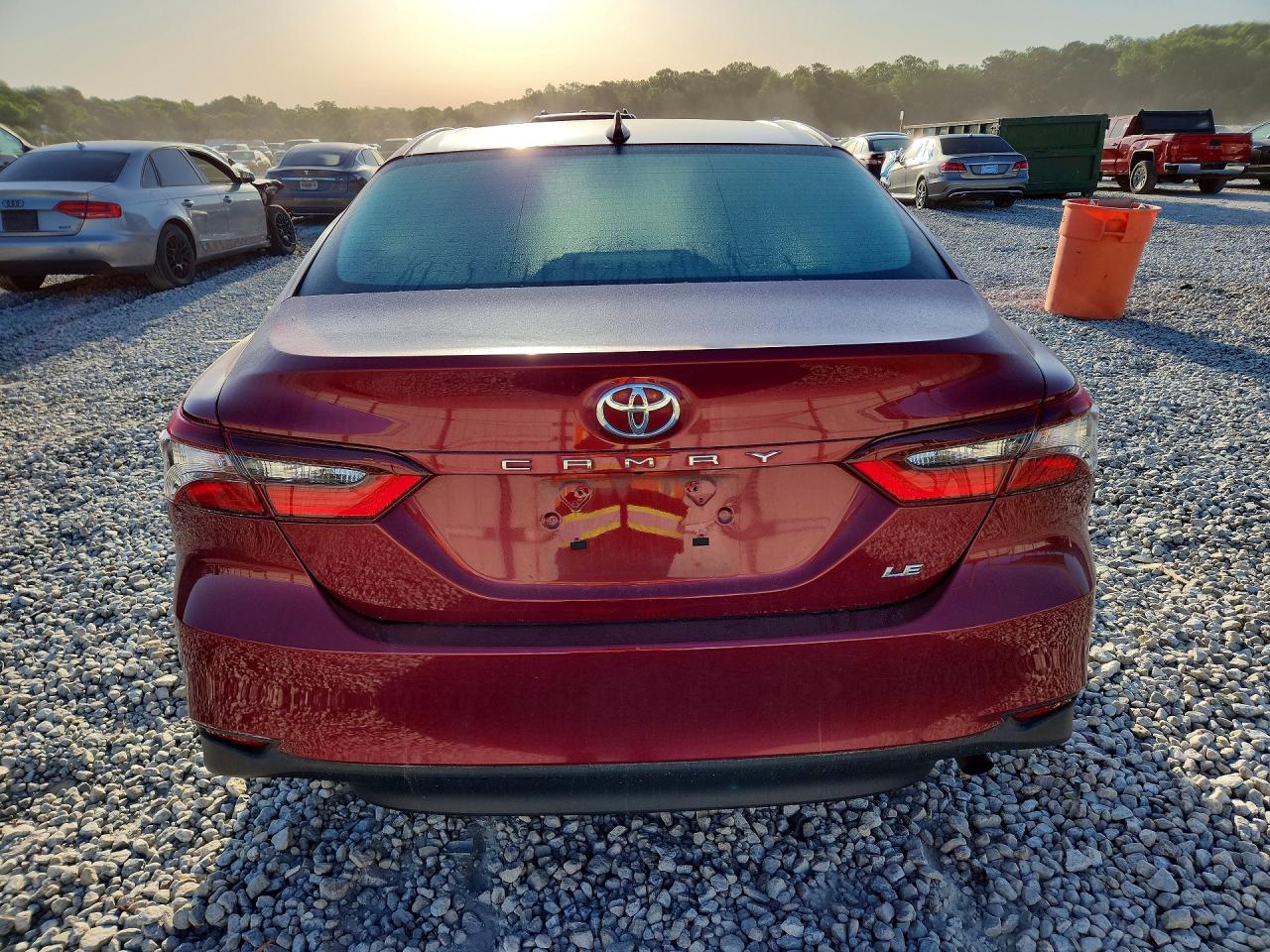 2021 TOYOTA CAMRY LE photo 6