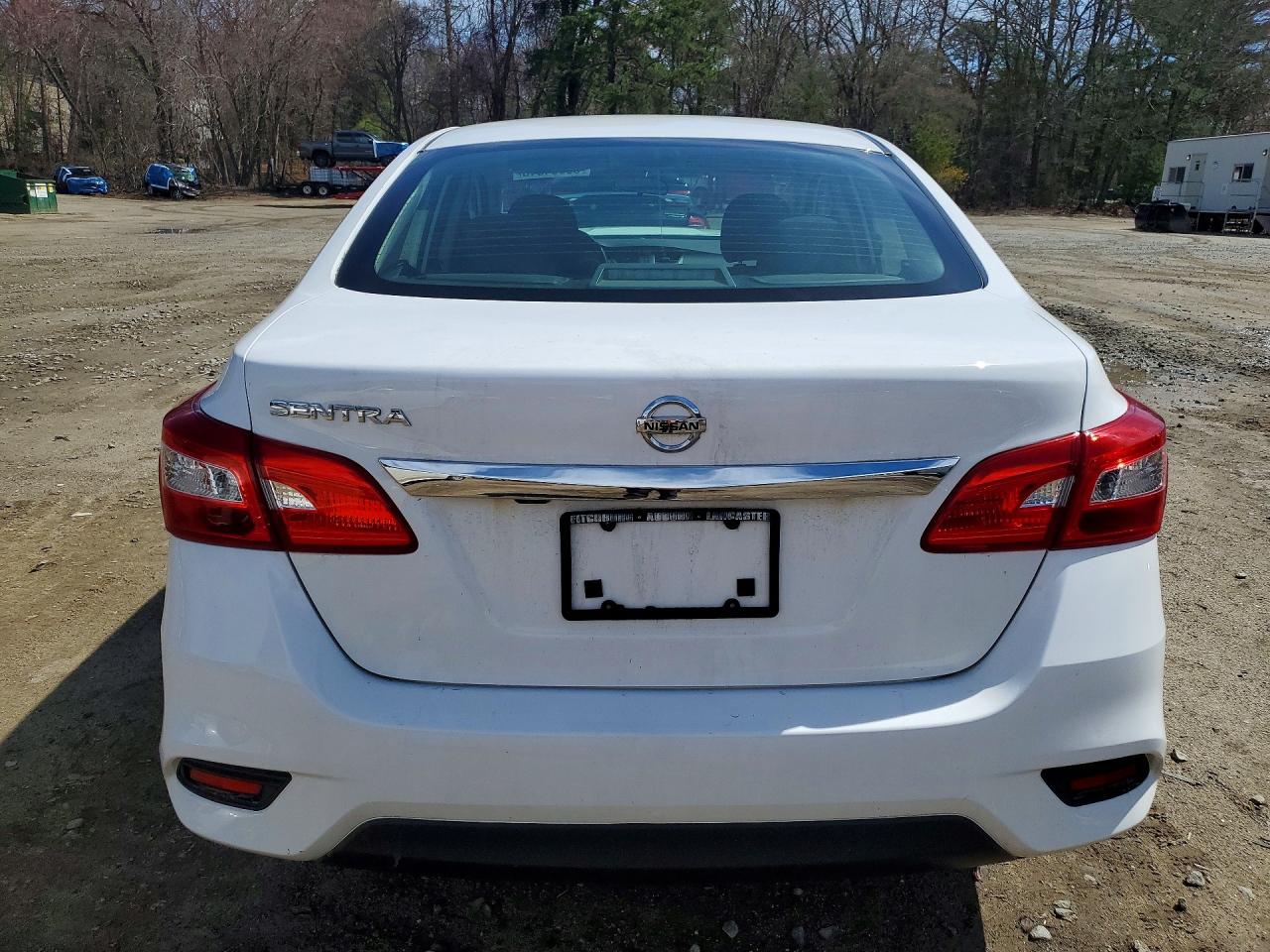 2019 NISSAN SENTRA S photo 11