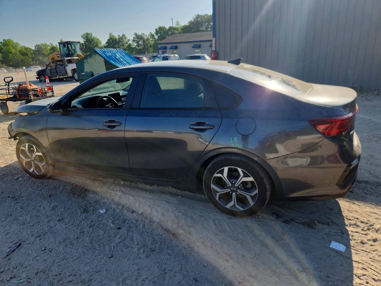2021 KIA FORTE LXS photo 3