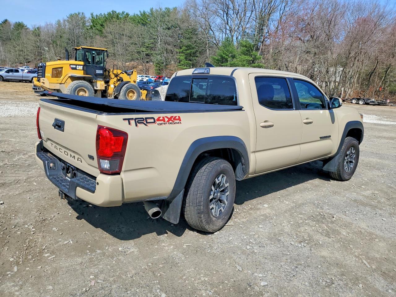 2019 TOYOTA TACOMA TRD OFF-ROAD photo 3