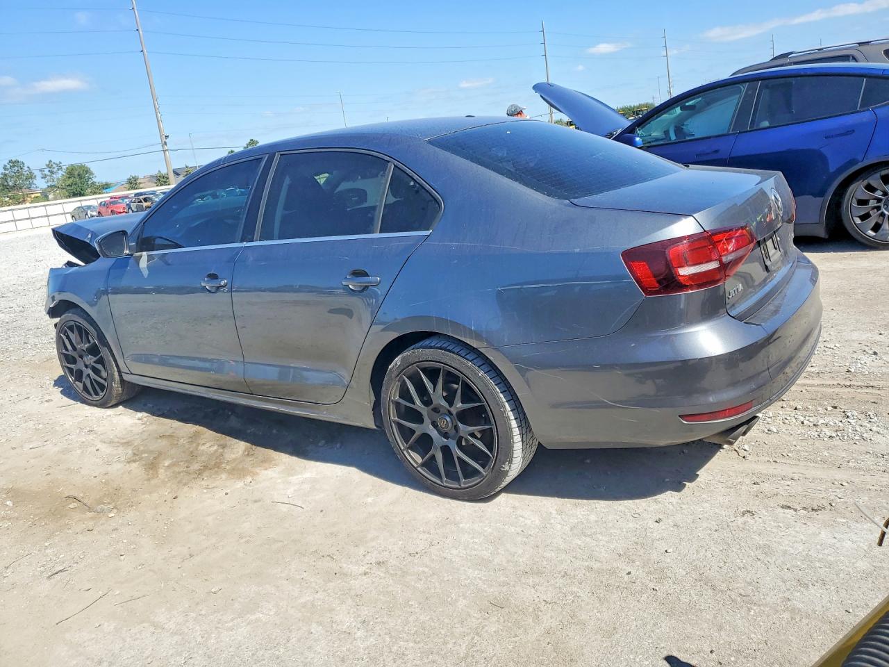 2017 VOLKSWAGEN JETTA S photo 2