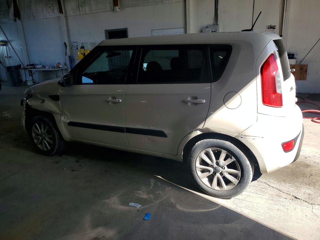 2013 KIA SOUL + photo 2