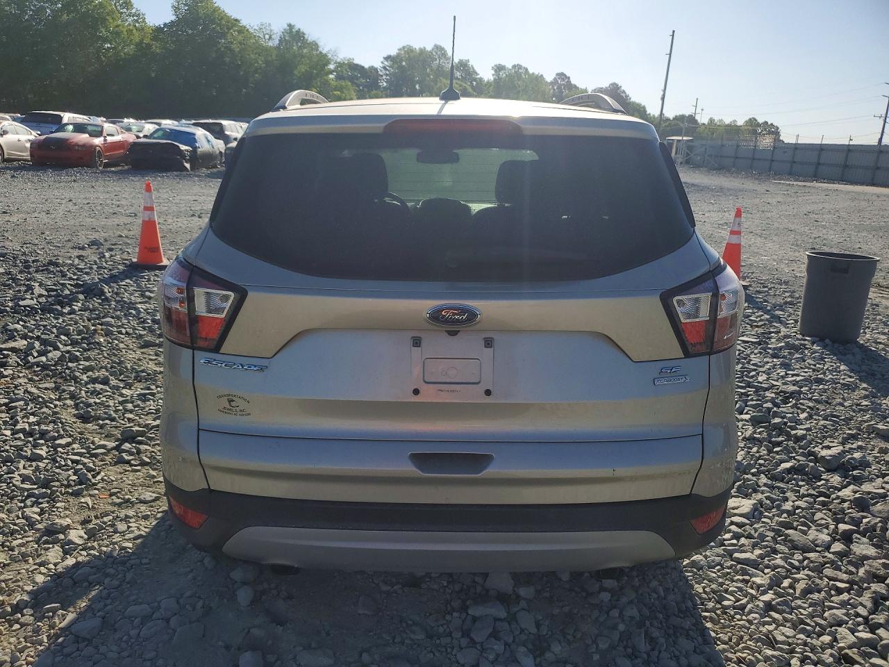 2018 FORD ESCAPE SE photo 11