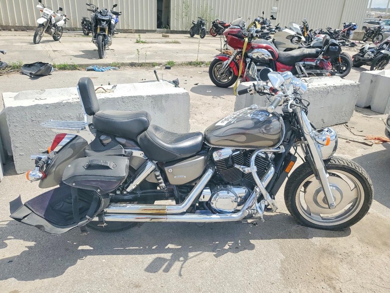 2006 HONDA VT1100