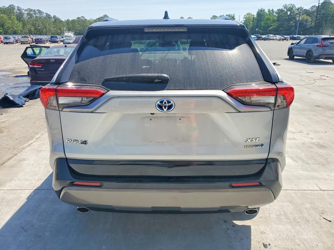 2021 TOYOTA RAV4 XSE photo 11