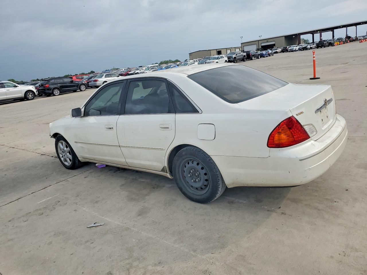 2002 TOYOTA AVALON XLS photo 3