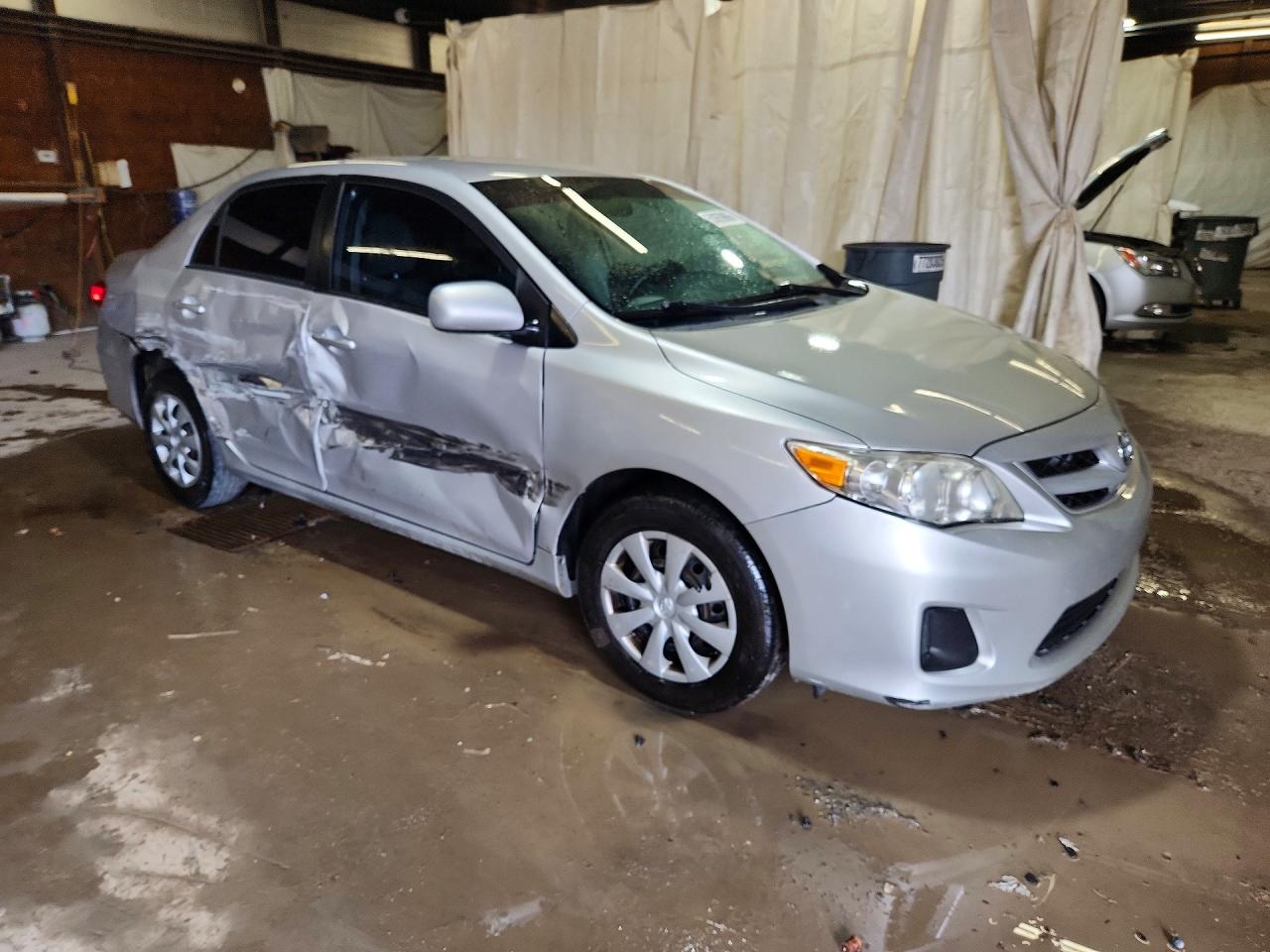 2011 TOYOTA COROLLA LE photo 10