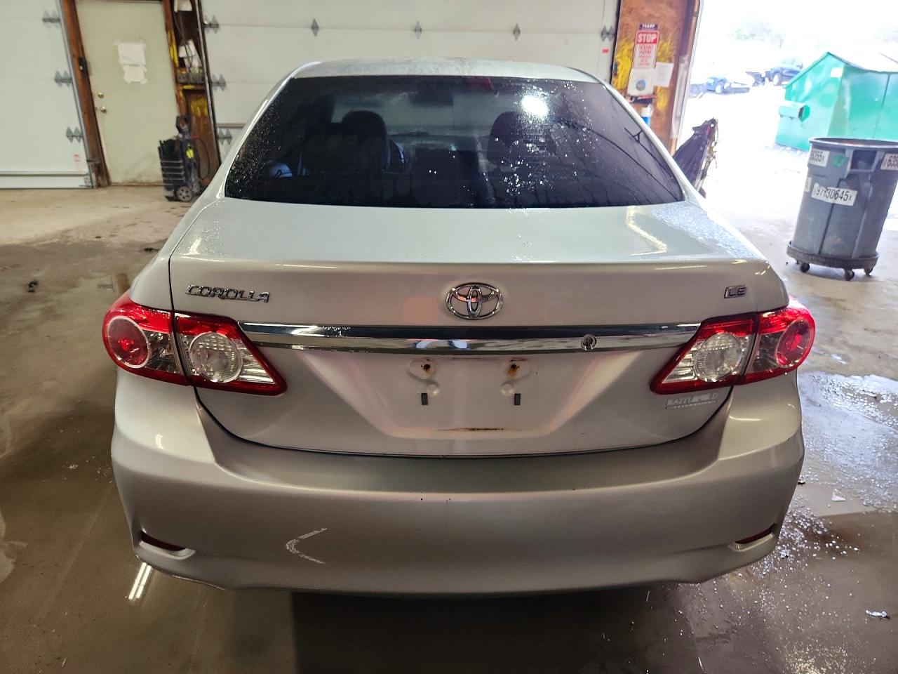 2011 TOYOTA COROLLA LE photo 16