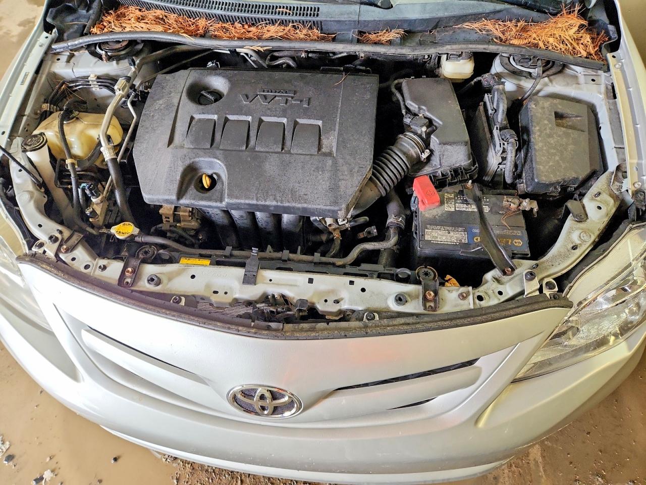 2011 TOYOTA COROLLA LE photo 31