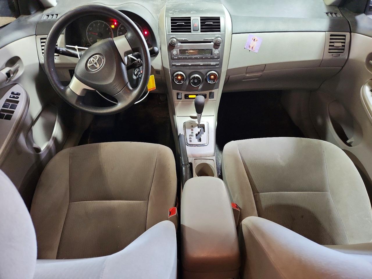 2011 TOYOTA COROLLA LE photo 22