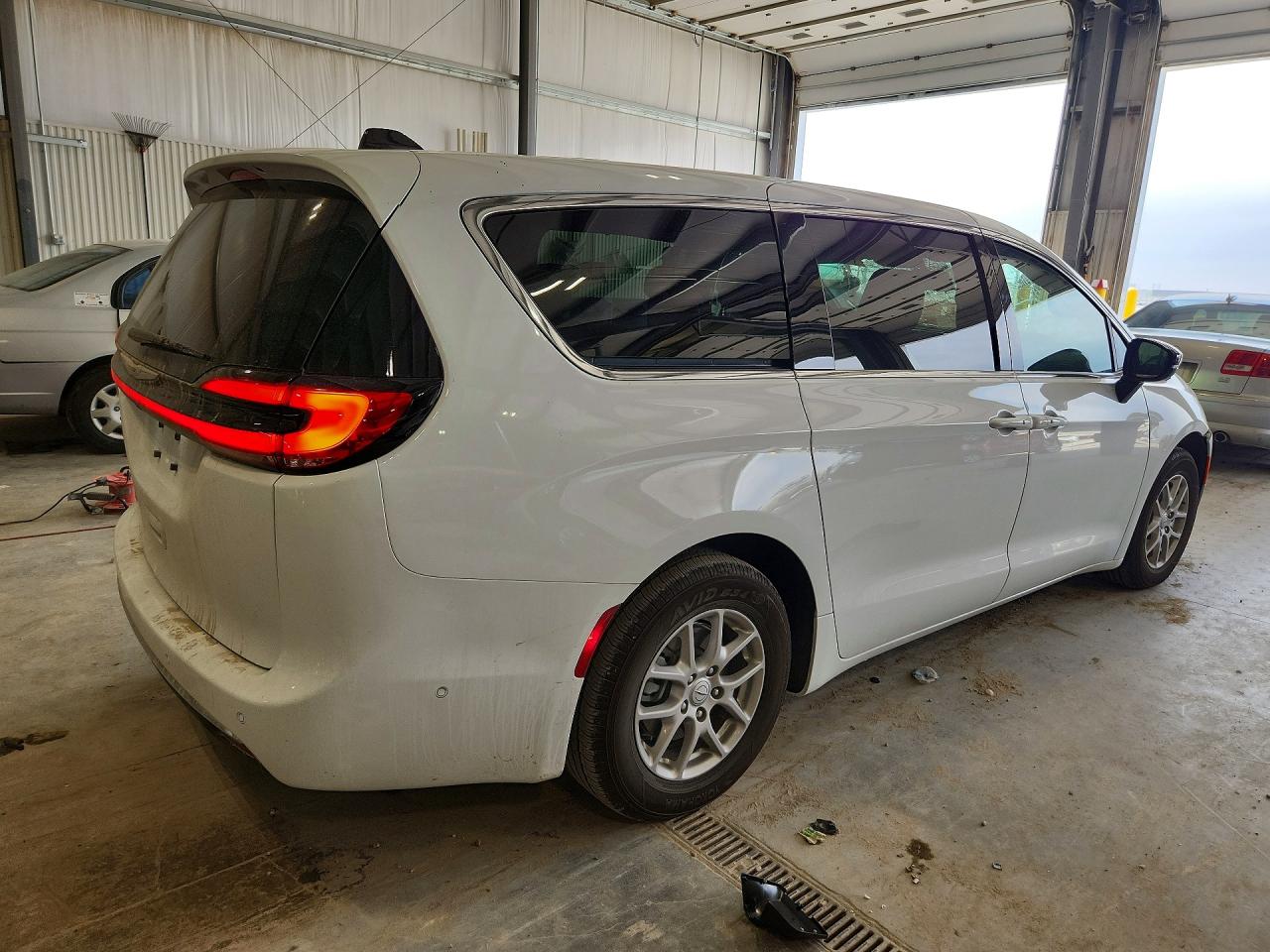 2025 CHRYSLER PACIFICA SELECT photo 7