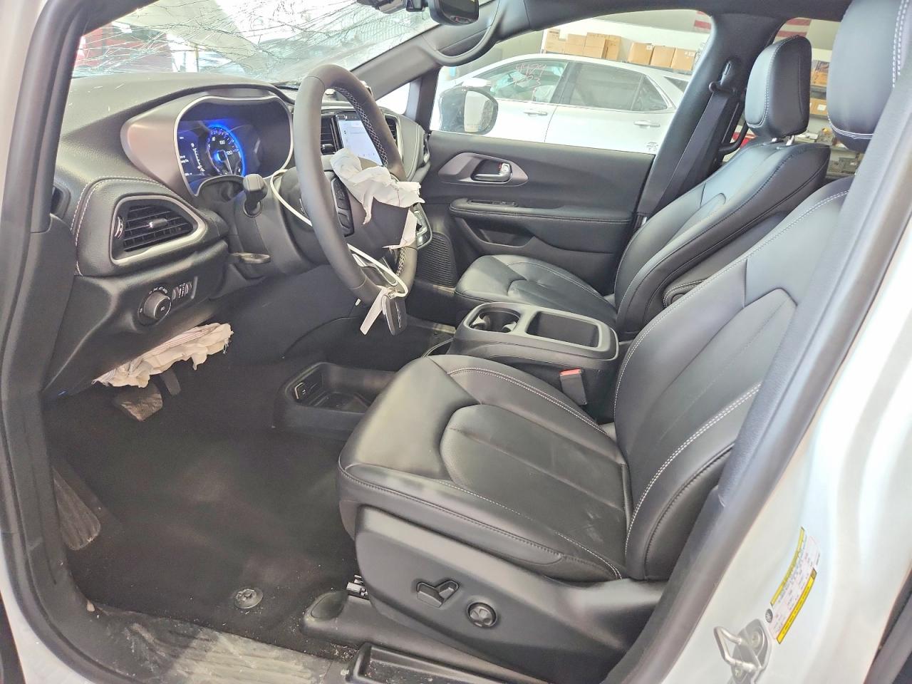 2025 CHRYSLER PACIFICA SELECT photo 19