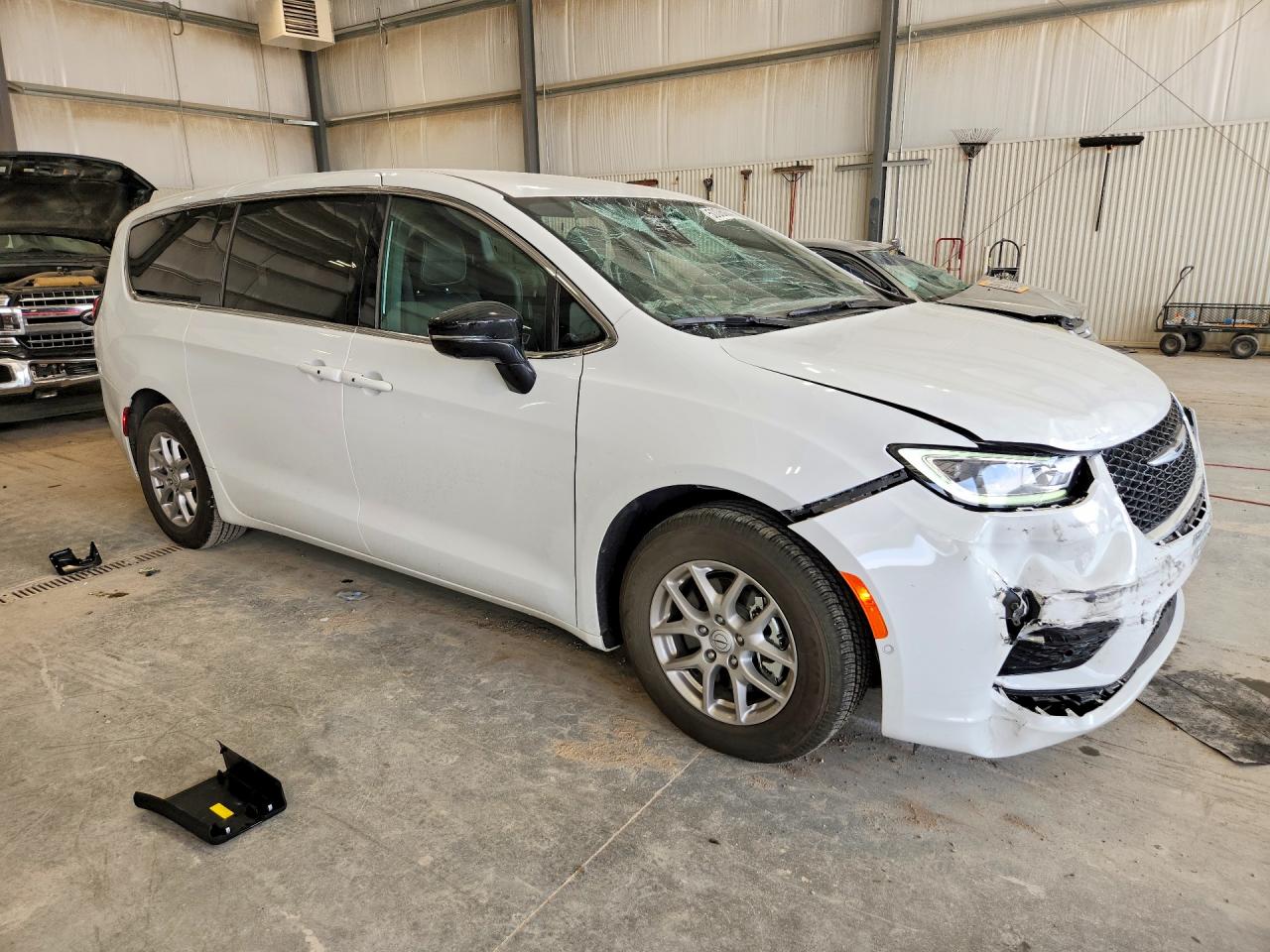 2025 CHRYSLER PACIFICA SELECT photo 10