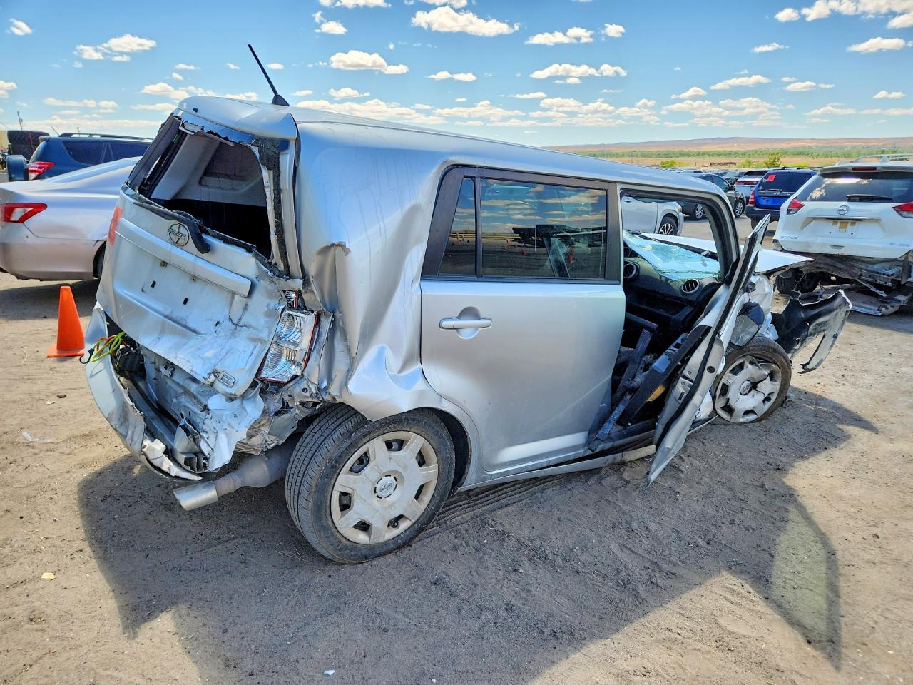 2010 TOYOTA SCION XB photo 5