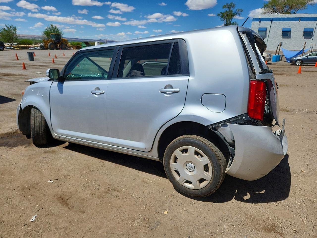 2010 TOYOTA SCION XB photo 3