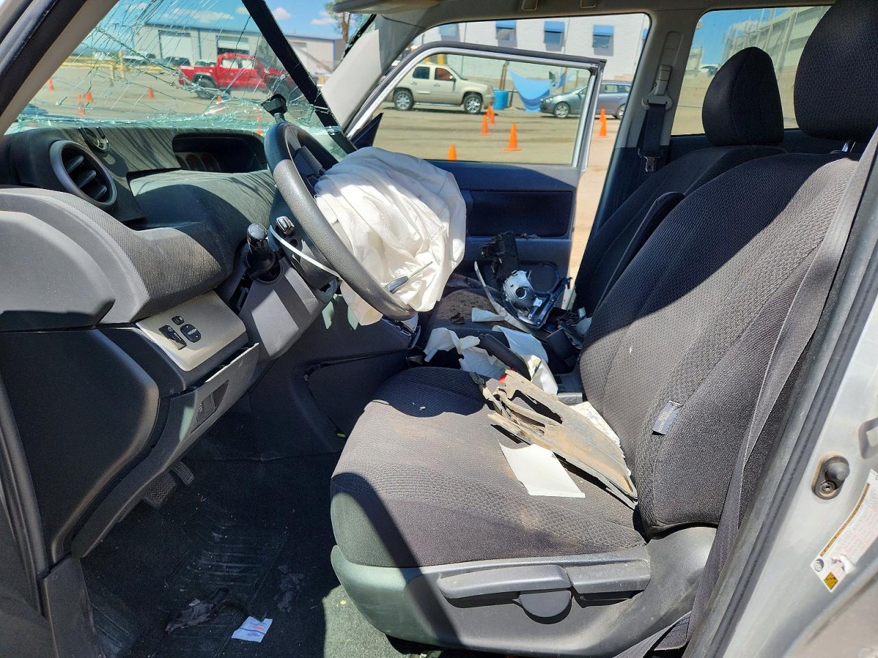 2010 TOYOTA SCION XB photo 13