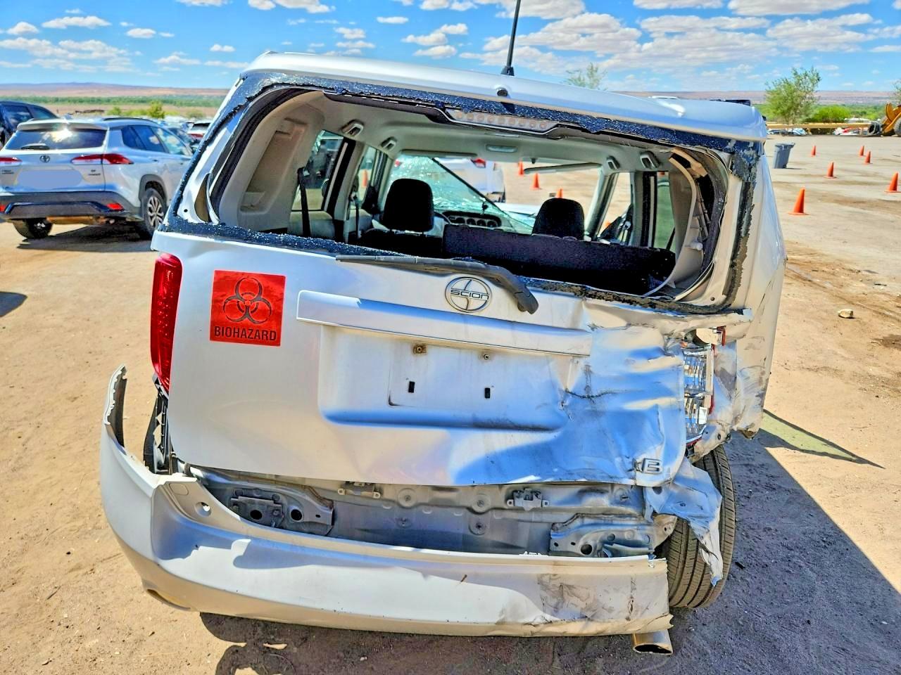 2010 TOYOTA SCION XB photo 11