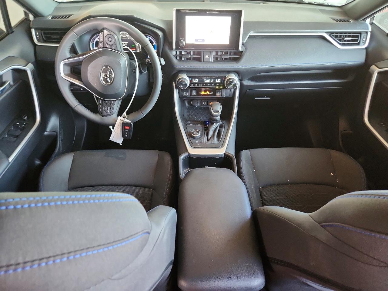 2024 TOYOTA RAV4 SE photo 8