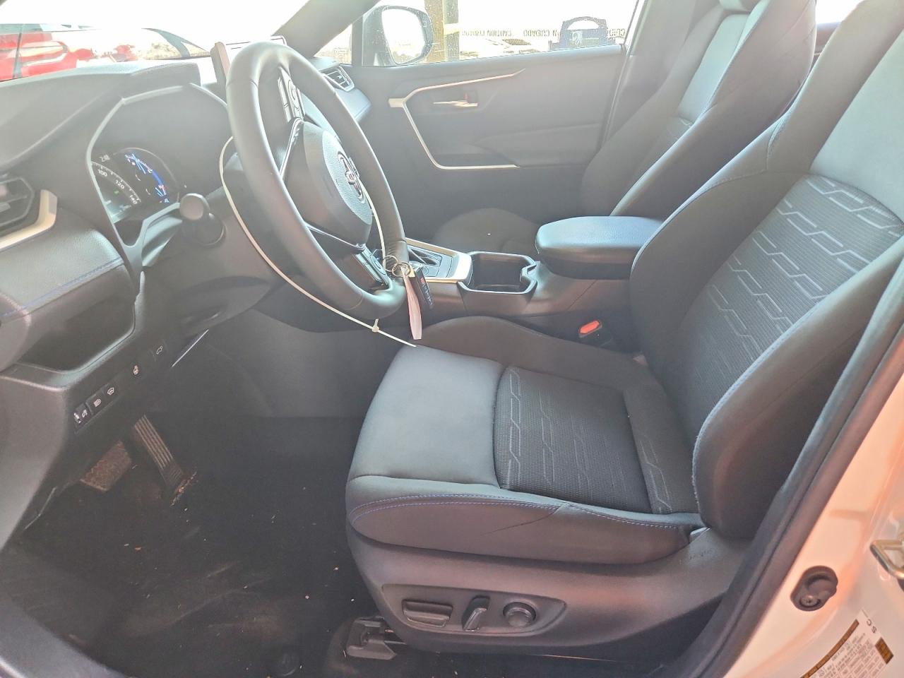 2024 TOYOTA RAV4 SE photo 7