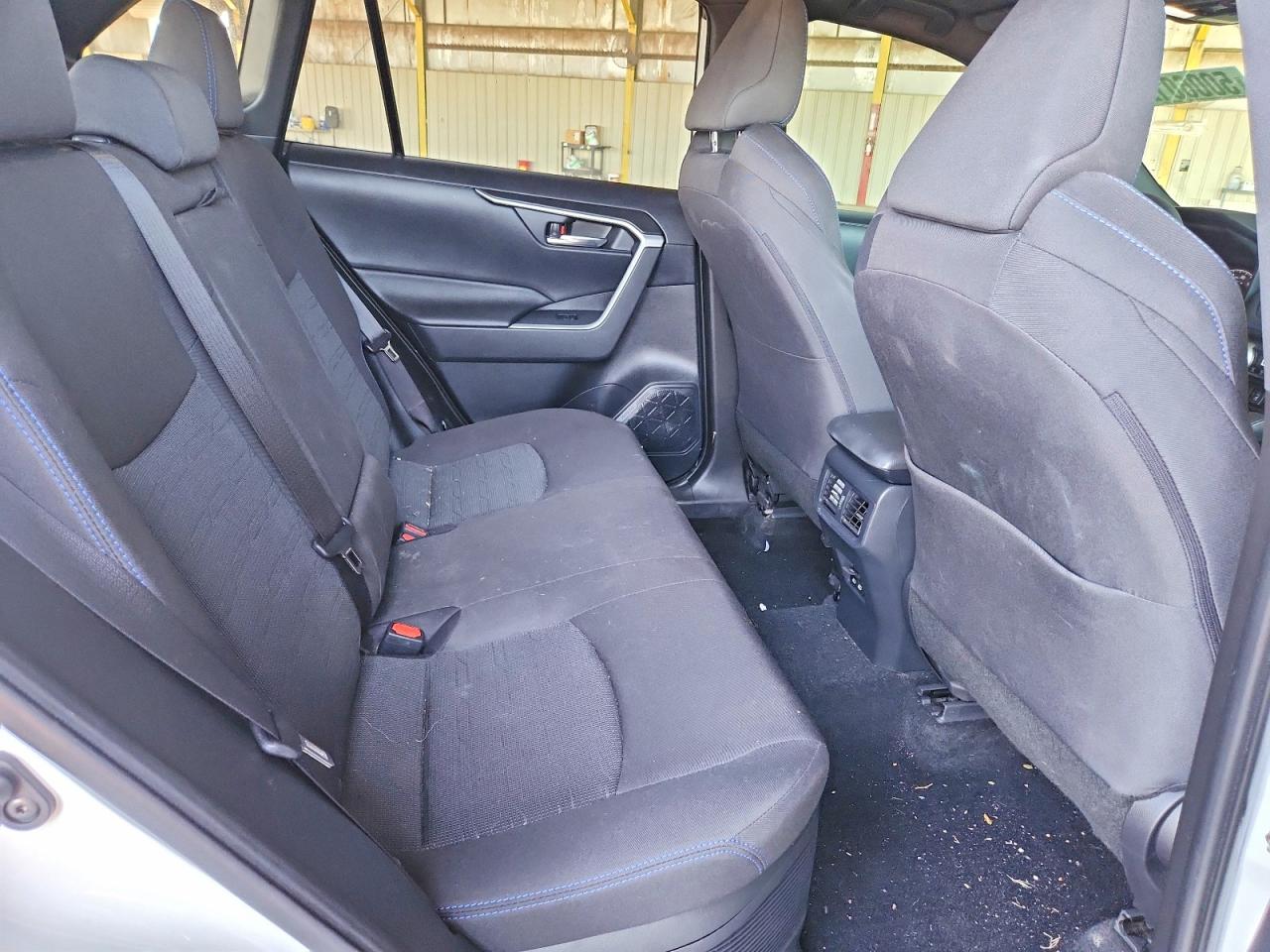 2024 TOYOTA RAV4 SE photo 11