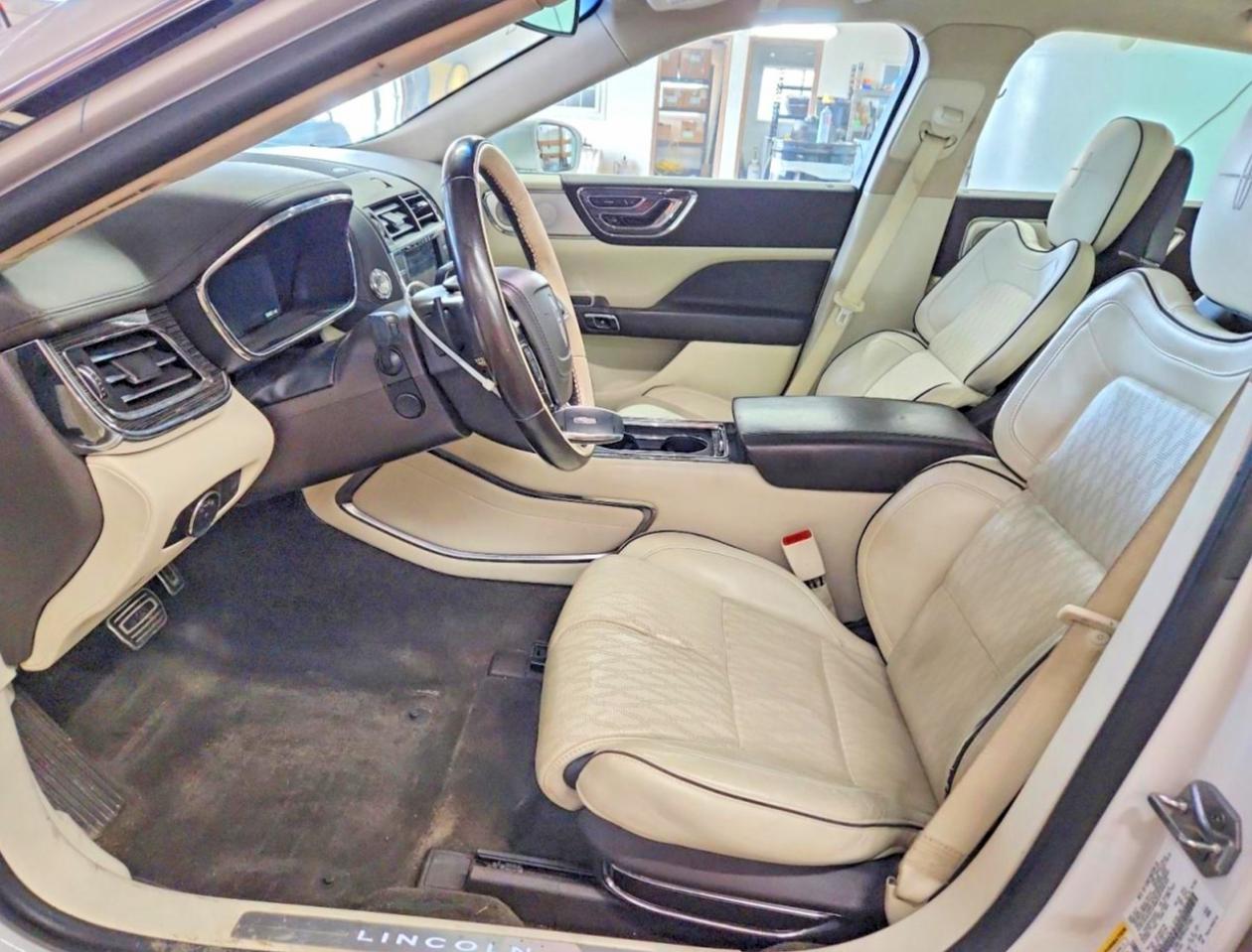 2017 LINCOLN CONTINENTAL BLACK LABEL photo 19