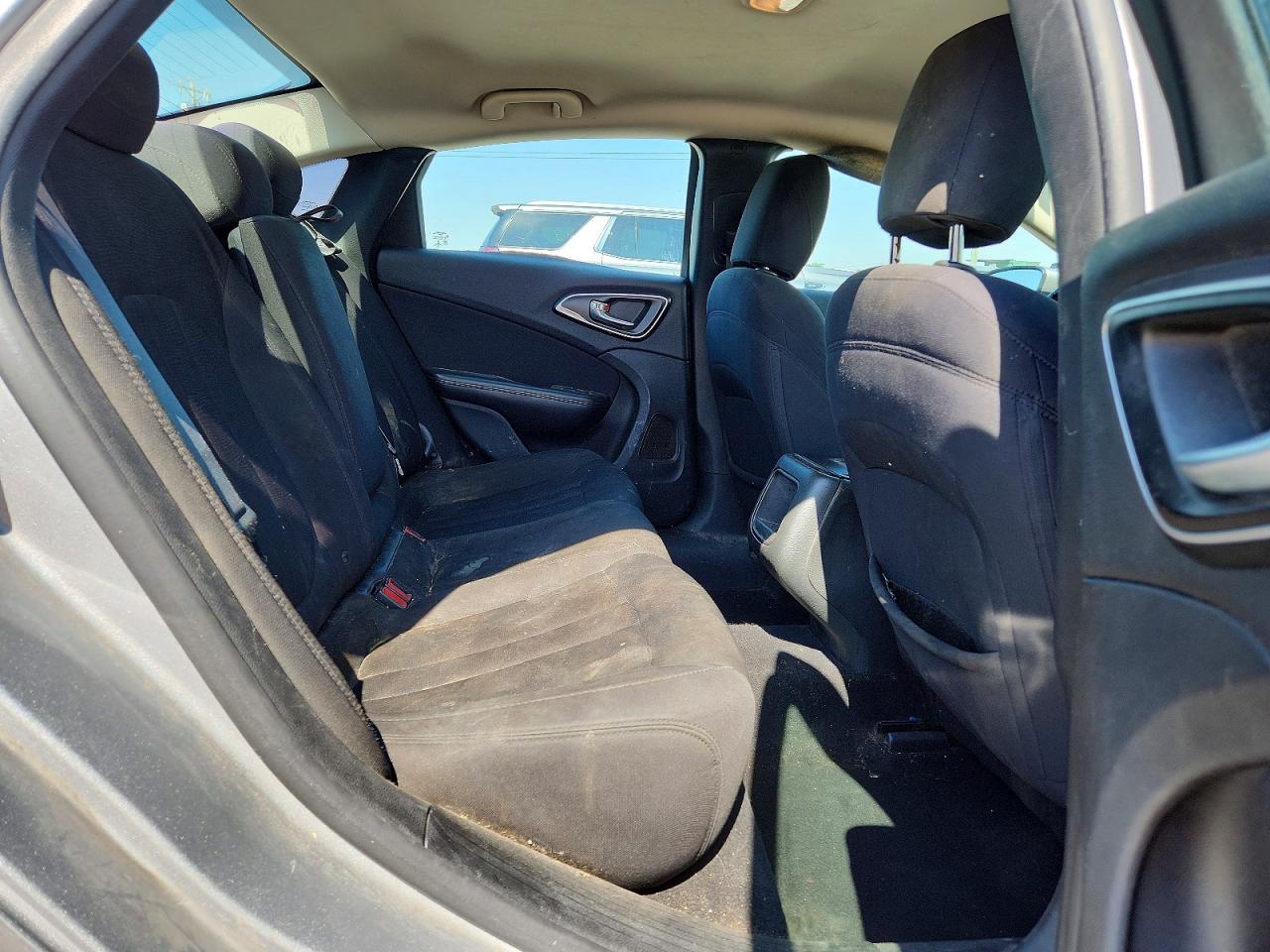 2015 CHRYSLER 200 LIMITED photo 9