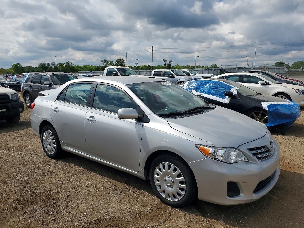 2013 TOYOTA COROLLA LE photo 7