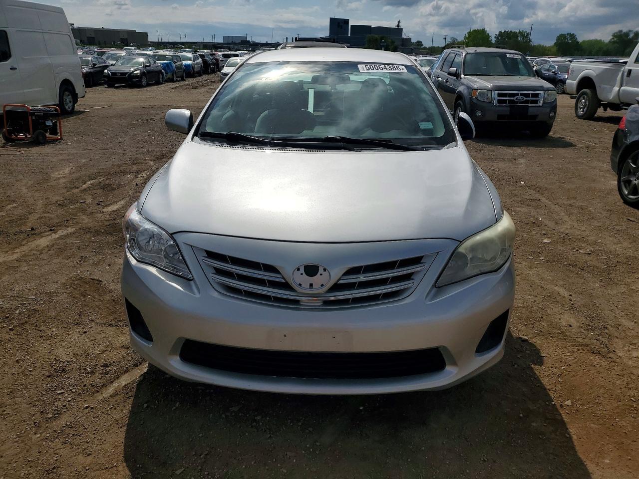 2013 TOYOTA COROLLA LE photo 9