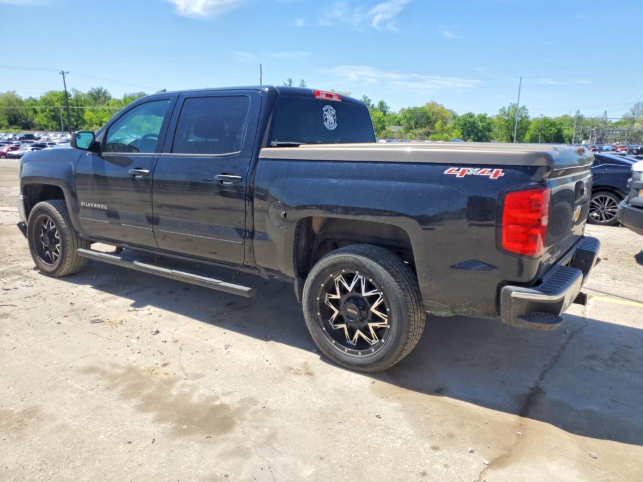2016 CHEVROLET SILVERADO K1500 LT photo 4