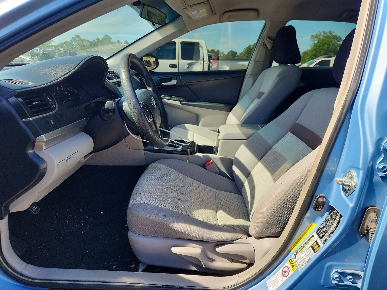 2013 TOYOTA CAMRY L photo 13