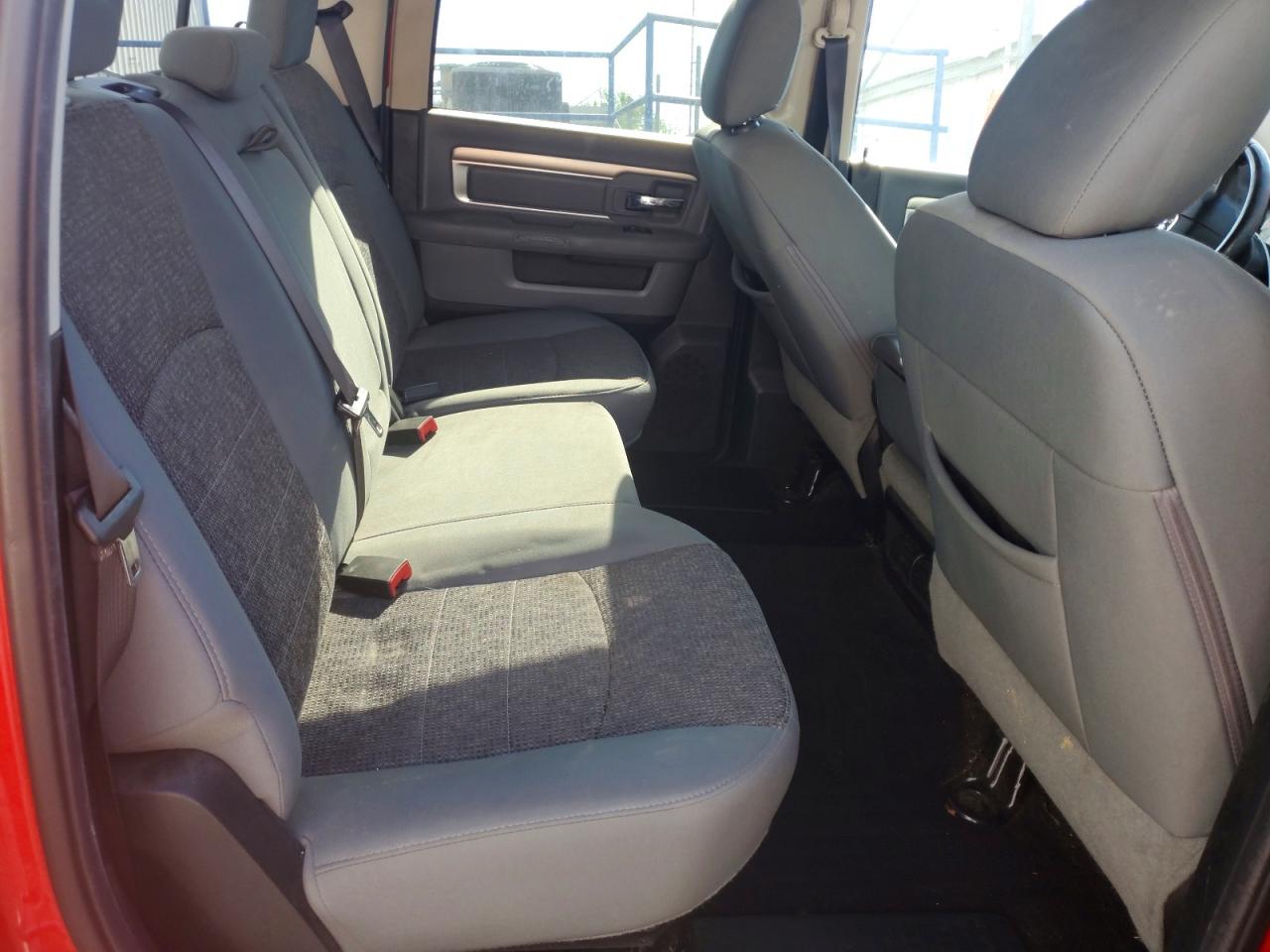 2016 RAM 1500 SLT photo 10