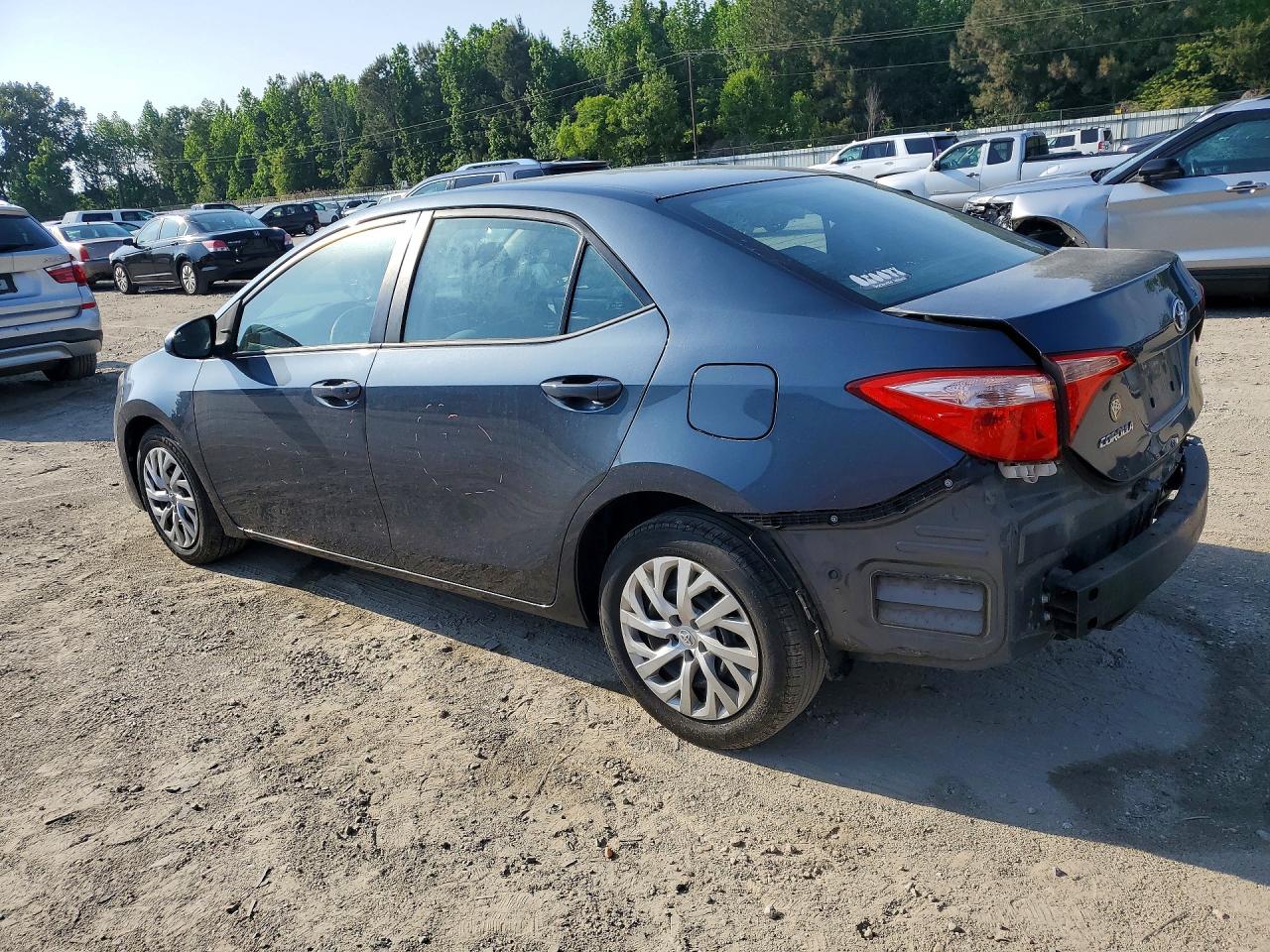2017 TOYOTA COROLLA LE photo 2