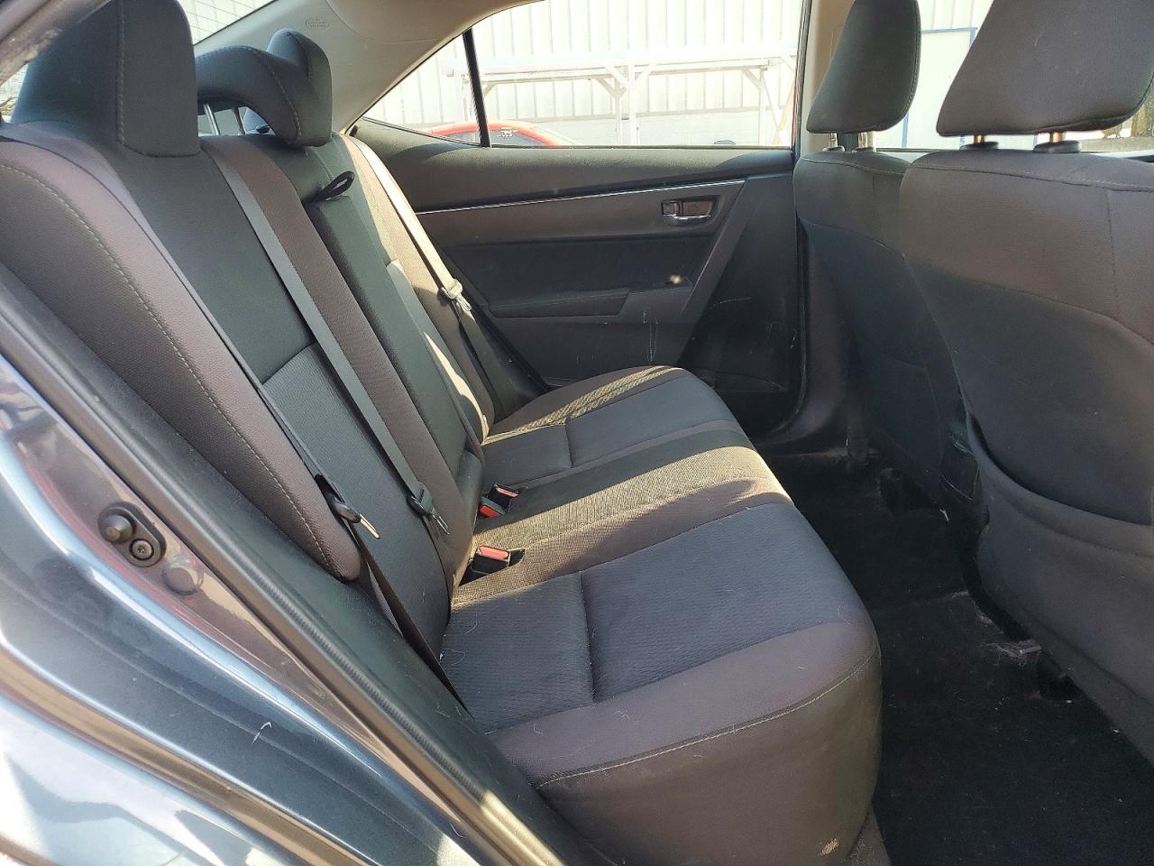 2017 TOYOTA COROLLA LE photo 10
