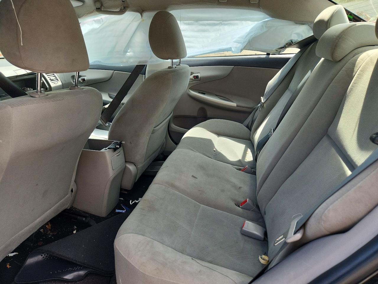 2012 TOYOTA COROLLA LE photo 19