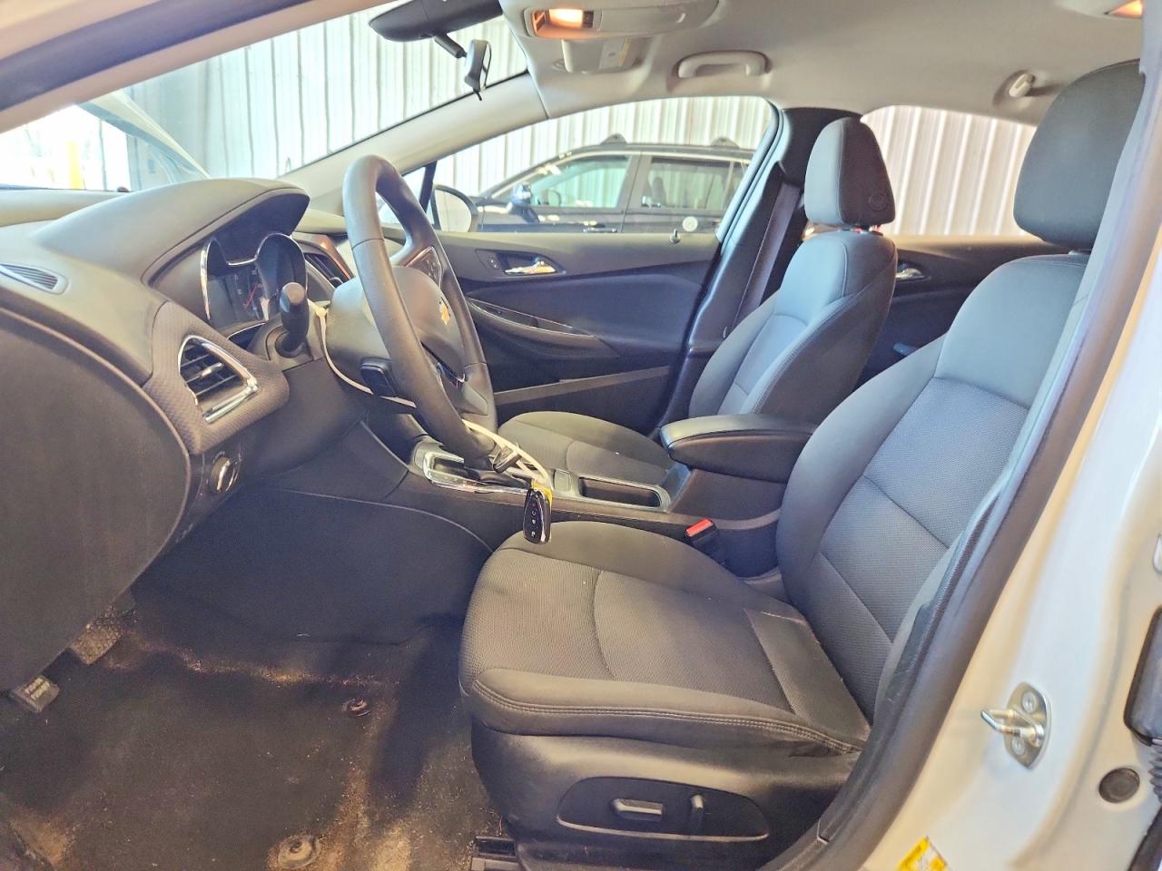 2017 CHEVROLET CRUZE LT photo 19