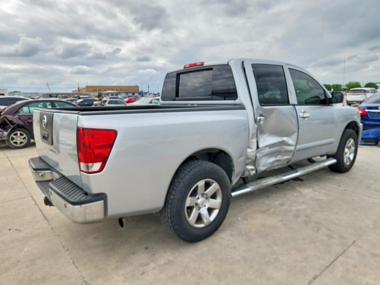 2006 NISSAN TITAN XE FFV photo 3